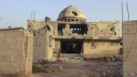 Photograph purportedly showing damaged mosque in Arjoun village near Qusair (30 May 2013)