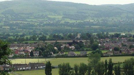Safle'r Eisteddfod yn Ninbych