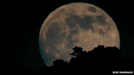 2013 'supermoon' in Tarifa, Spain