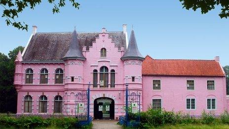 Pink Castle, Holland