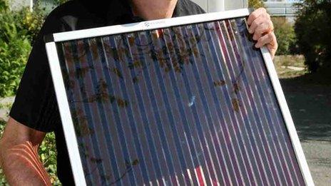 Dye-sensitised solar cell