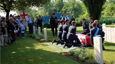 RAF crew shot down in WWII buried in Italian war cemetery - BBC News