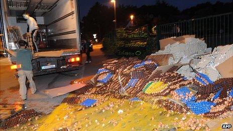Smashed eggs in Brittany, 7 Aug 13