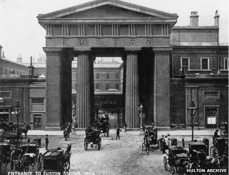 Euston's former entrance arch, demolished in the 1960s