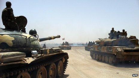 Syrian army tanks (2 June 2013)