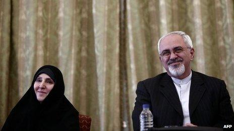 Marzieh Afkham (L) and Mohammad Javad Zarif (R) in Tehran (1 September 2013)