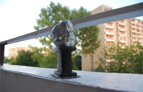 Arno Sonntag's miniature bust of Karl Marx on the balcony of his flat in Chemnitz