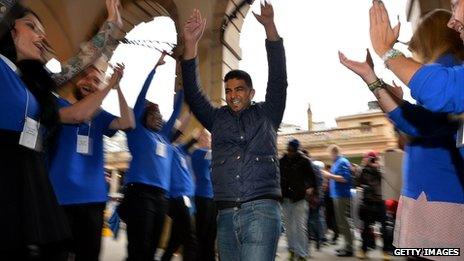 Apple customer cheered into a store in Covent Garden