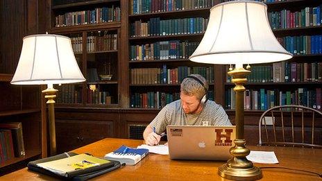 Harvard student learning online