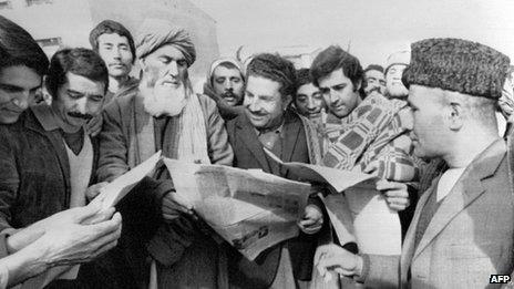 This undated picture shows Kabul citizens reading local papers in the early days after the Moscow-backed Afghan communist party took power in a military coup in 1978.