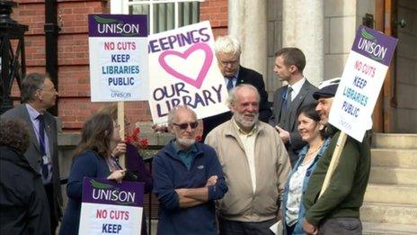 Volunteers offer to run 30 threatened libraries in Lincolnshire - BBC News
