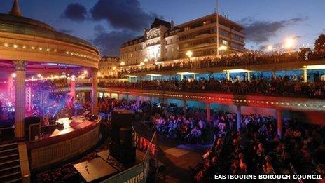 Restoration Work For Eastbourne's Historic Bandstand - BBC News