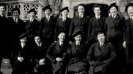 Bletchley Park Bombe operators at their accommodation at Crawley Grange. Mrs Ann Parker, nee White (back row, centre)