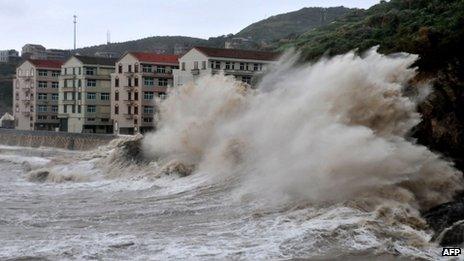 Typhoon Fitow hits eastern China after mass evacuation - BBC News