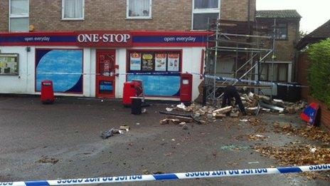 Ram-raiders steal cash machine from Clifton post office - BBC News