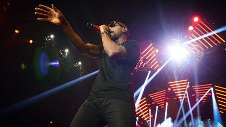 Tinie Tempah reschedules UK tour after rehearsal issues - BBC News