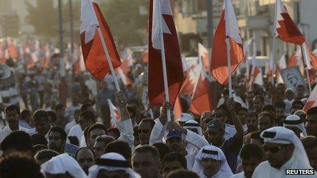 Protest south of Manama organised by Wefaq (1 November 2013)