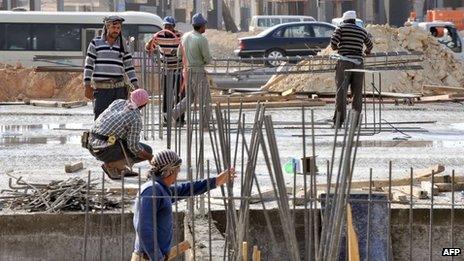 Foreign workers at a construction site in Riyadh (30 October 2013)