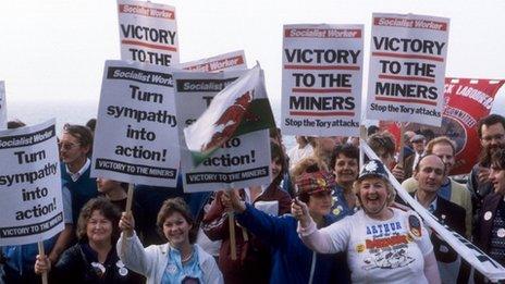 Miners and miners' wives held demonstrations during the strike