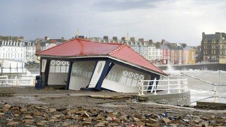 Damaged shelter on promenade