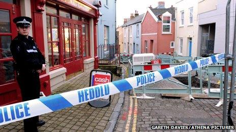 Joanna Hall stabbed 40 times by boyfriend, Tenby murder trial told ...