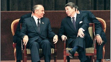 US President Ronald Reagan chats to Soviet President Mikhail Gorbachev during a two-day summit in Geneva in 1985.
