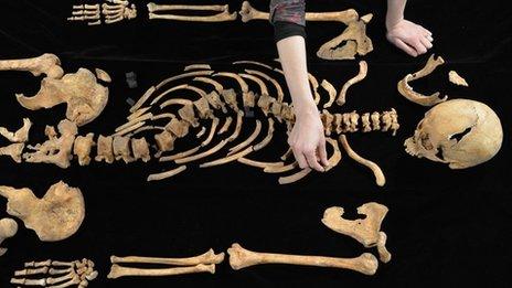 Richard's bones being examined at the University of Leicester