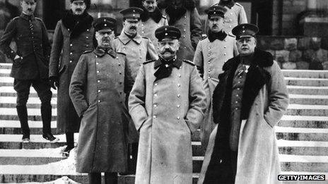 German general Paul von Hindenburg, centre