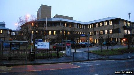 Blackburn A&E gets full-time police presence after assaults - BBC News