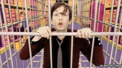 Pulp's Common People video