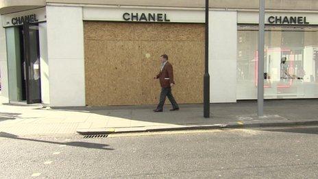 handbags stolen in Chelsea store ram-raid