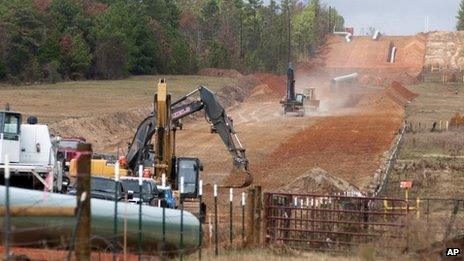 Crews work on construction of the Keystone XL pipeline near Winona, Texas, on 3 December 2012