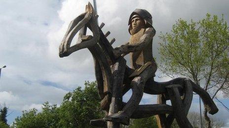 Horse sculpture in Tewkesbury