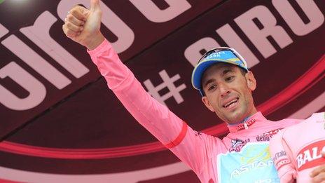 Italian rider Vincenzo Nibali celebrates his 2013 Giro d'Italia victory