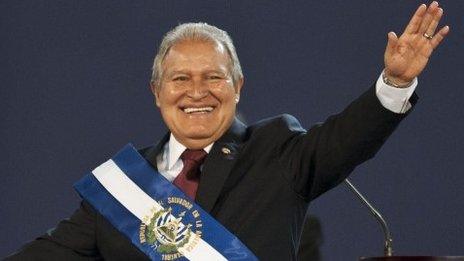 Salvadorean new President Salvador Sanchez Ceren waves during his inauguration ceremony in San Salvador, June 1, 2014.
