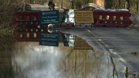 Sonning B478 Playhatch Road closed for investigation work BBC News