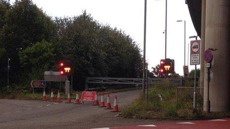 M4 junction trial closure at Port Talbot 'a benefit' - BBC News