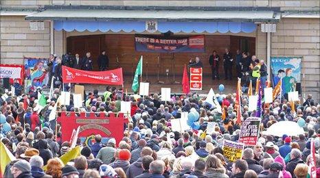 Edinburgh cuts rally, pic by Des Loughney