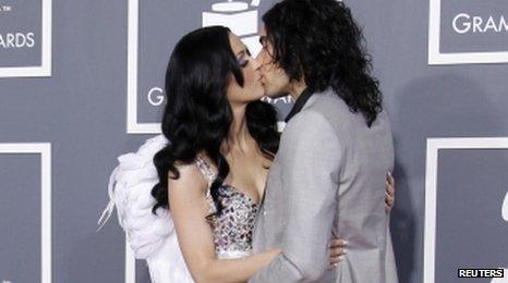 katy perry russell brand kiss