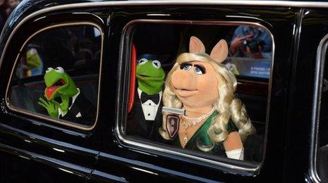 Constantine, Kermit the Frog and Miss Piggy