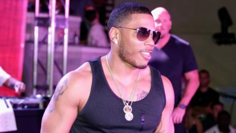 Rapper Nelly ditangkap karena obat bius.