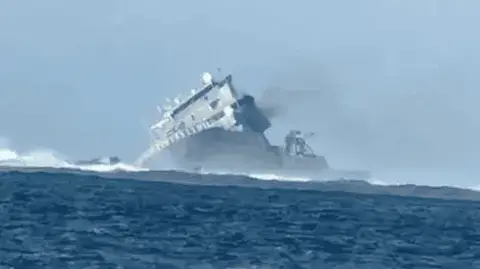 HMNZS Manawanui sinking