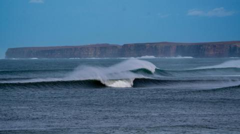 Waves at Thurso