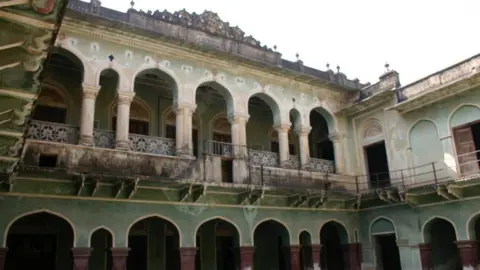 Twitter/@Samjawed65 Palace in Tonk