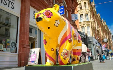 Stacey Barnfield/Central BID Bear statue on Corporation Street