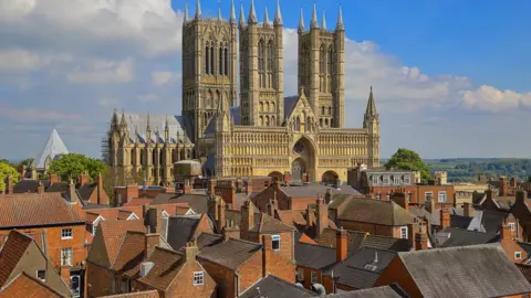 Andrea Pucci/Getty Images Houses with Lincoln Cathedral in background