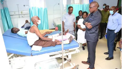 Tanzania Ministry of Health/ Twitter Prof Mchembe visiting patients