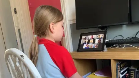 Girlguiding Cymru Rainbow at virtual session