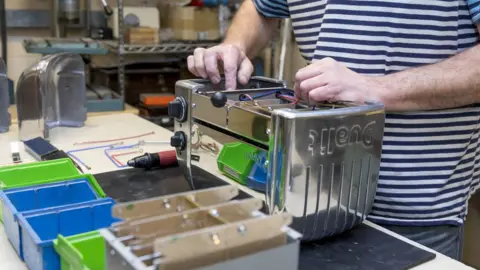 Dualit Dualit toaster being assembled