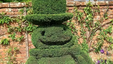 Henchman/Chris Reeve Mr Reeve's snowman